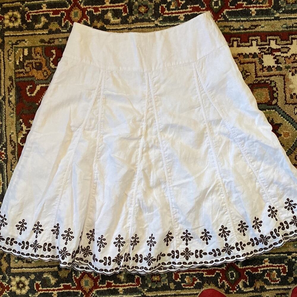 Ecologie 10 Snow White Gored Full Linen Skirt‎ with Black Eyelet Floral Hemline